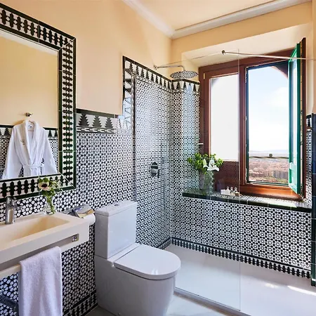 Alhambra Palace Hotel