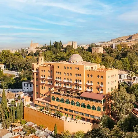 מלון Alhambra Palace 5*