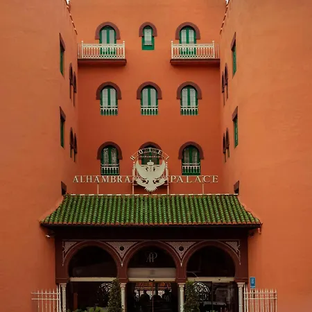 מלון Alhambra Palace