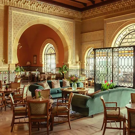 מלון Alhambra Palace