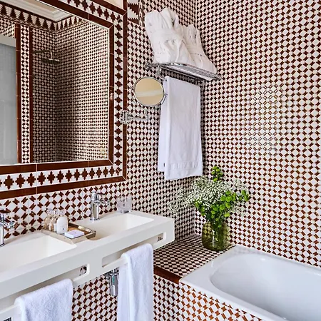 Alhambra Palace Hotel 5*