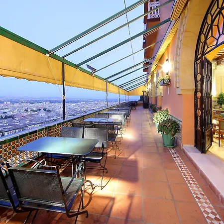 Alhambra Palace מלון 5*