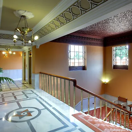 Hotel Alhambra Palace 5*